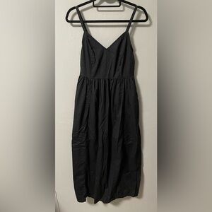 Old Navy cotton v-neck spaghetti straps black flowy midi dress. Size X-Small